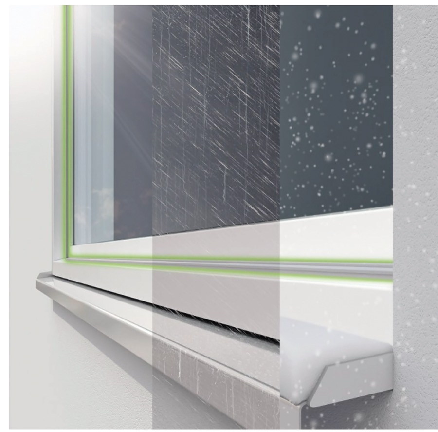 Fensterdetail mit Dämm-Illustration bei Regen und Schnee